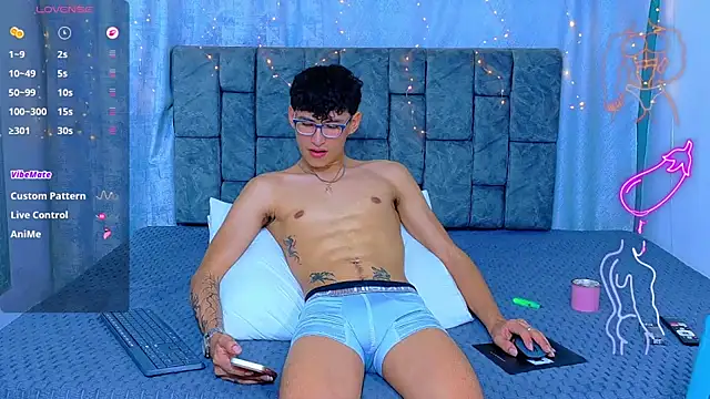 NicolasTorrez webcam show