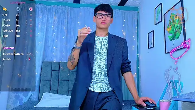NicolasTorrez Webcam Show