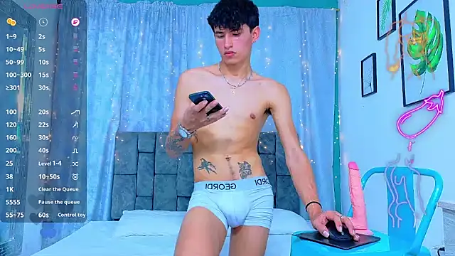 NicolasTorrez Webcam-Show