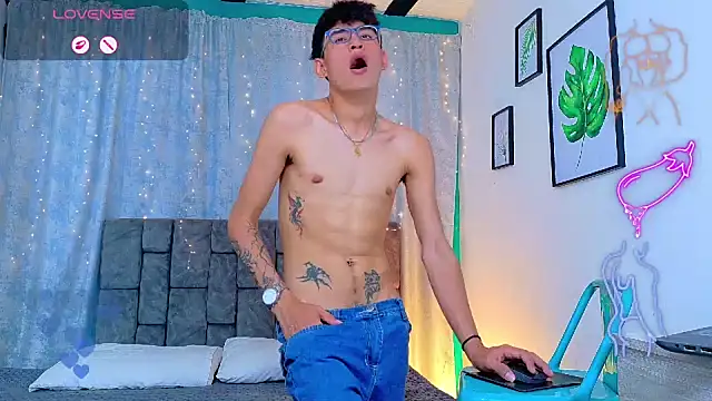 NicolasTorrez 网络视讯表演
