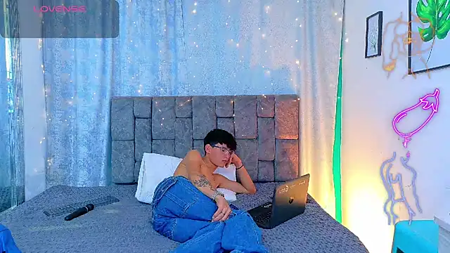 NicolasTorrez Chat XXX live