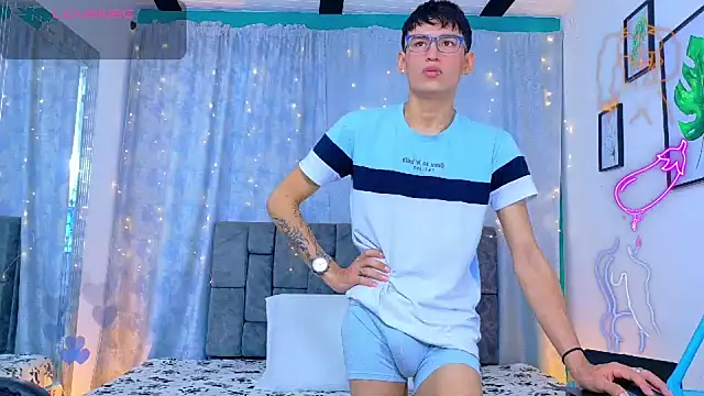 NicolasTorrez Webcam-Show