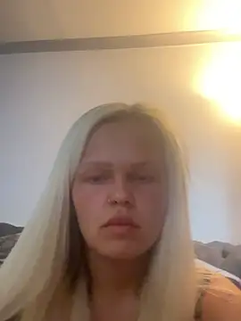 BlondeMilfXon Live XXX chat