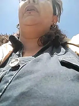 _Saraqueen: διαδικτυακό σόου στην κάμερα