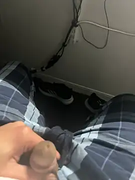 awesomemilkss webcam show