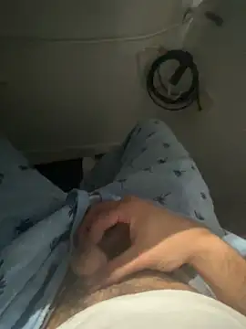 awesomemilkss Show in webcam