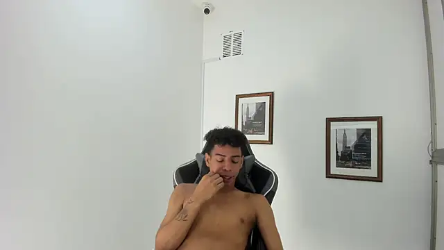 Webkamerová show alexx_cum18