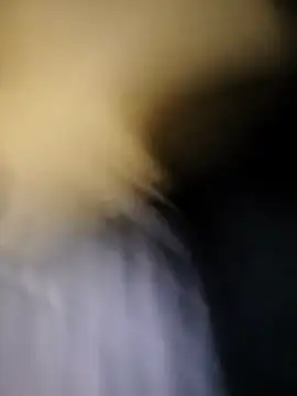 Breezyvikky: διαδικτυακό σόου στην κάμερα
