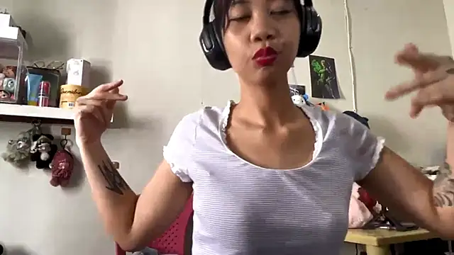 ห้องแชทสดของ GloryKulikowski