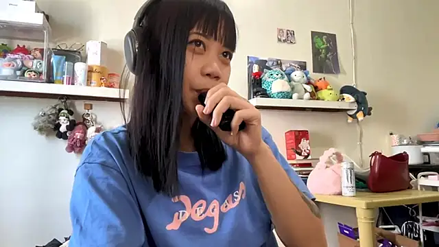 ห้องแชทสดของ GloryKulikowski