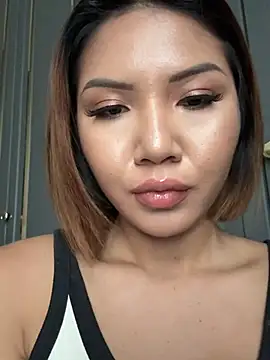 XXX chat uživo modela Alittleasiangirl