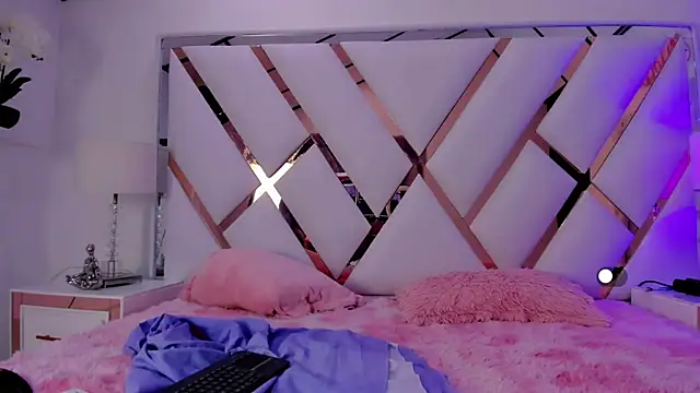 Živá chatovací místnost sami_milk