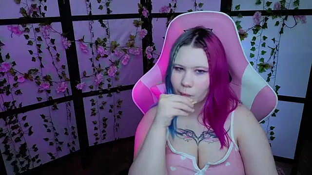 kitsune_little Adlı Modelin Canlı XXX Sohbeti