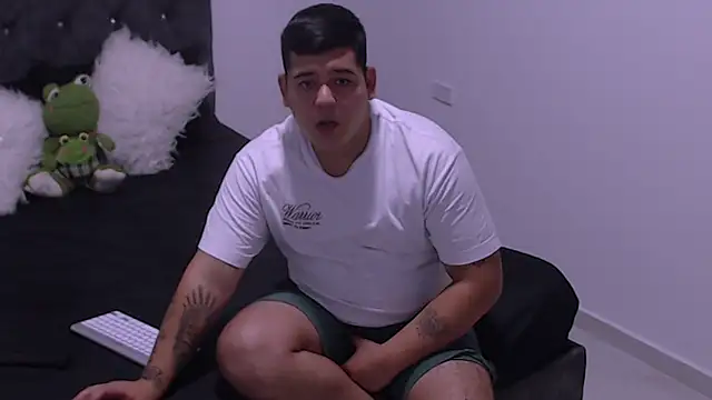 הופעת וובקאם של winy_hot