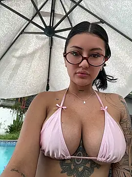 Roma_xxx Show in webcam