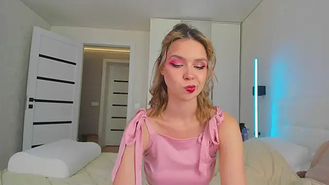 GlitchyDolly's Live XXX Chat