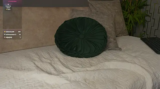 Aurora_Cruz's Live XXX Chat