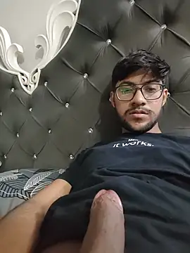 courageousray21 Show Webcam