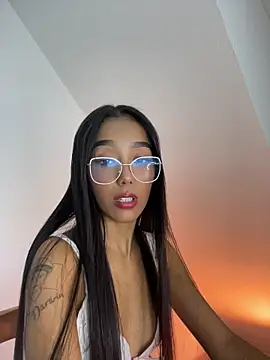 LunaVelour13 실시간 채팅방