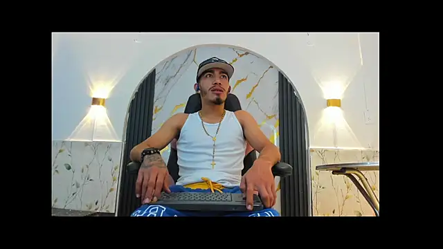 Dominant_kiing Webcam Show