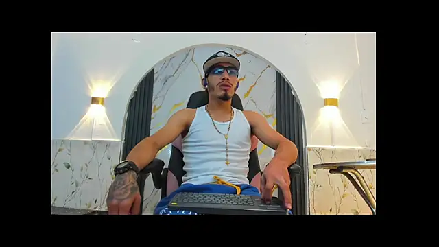Dominant_kiing Webcam Show