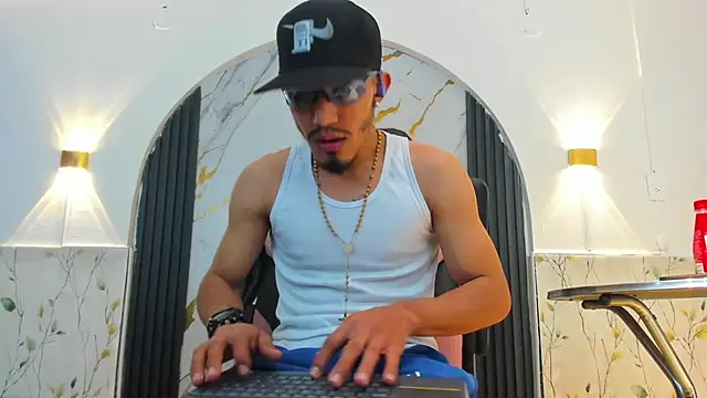 Dominant_kiing Webcam-Show