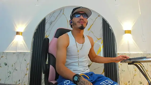 Dominant_kiing webcam show
