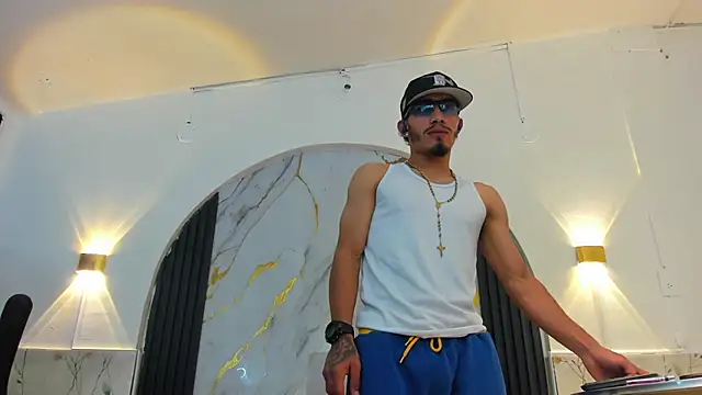 הופעת וובקאם של Dominant_kiing