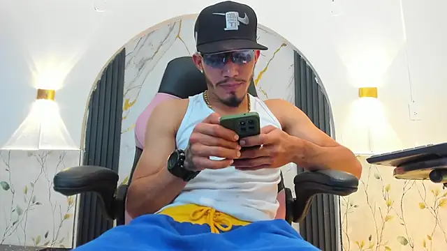Dominant_kiing Webcamshow