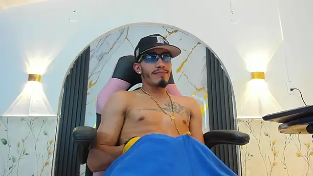 Show modela Dominant_kiing na web-kameri
