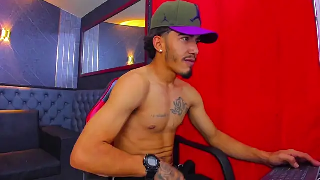 Dominant_kiing Webcam Show