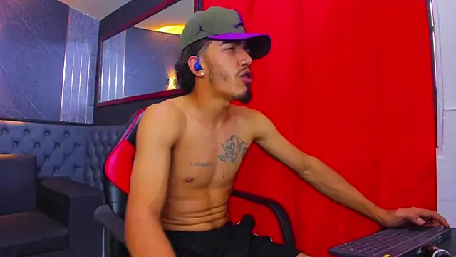 Dominant_kiing Webcam Show