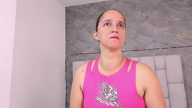lily_rose1 Adlı Modelin Canlı XXX Sohbeti