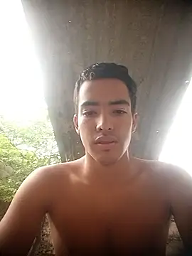 Big-DickHot: διαδικτυακό σόου στην κάμερα