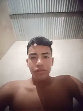 הופעת וובקאם של Big-DickHot
