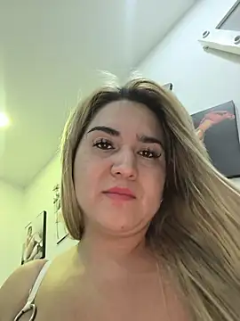 violet-grey Live chatroom
