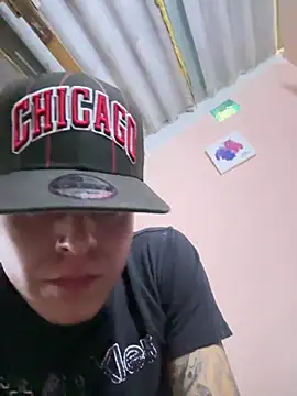 Pokazy przed kamerką – Jovenoo