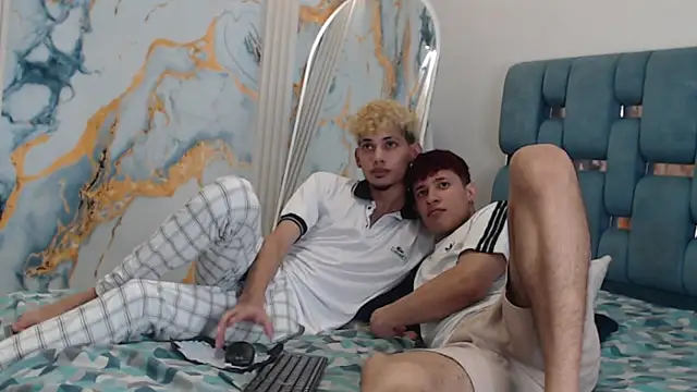 Вебкам-шоу YOUNG_BOYS_HELL