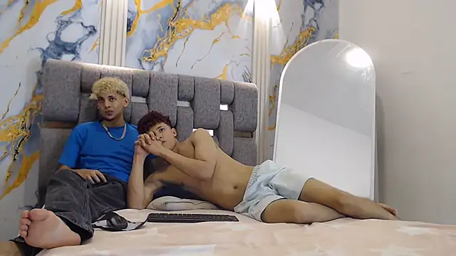 Pokazy przed kamerką – YOUNG_BOYS_HELL