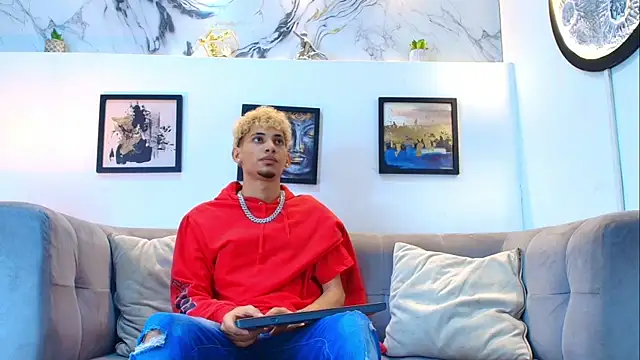 Show de YOUNG_BOYS_HELL na webcam