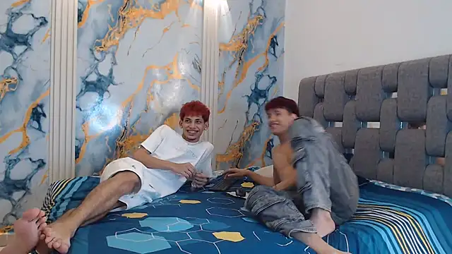 YOUNG_BOYS_HELL Pertunjukan Webcam