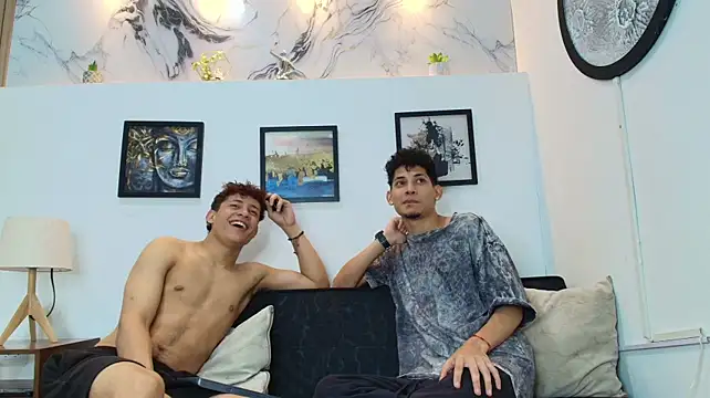 YOUNG_BOYS_HELL Pertunjukan Webcam