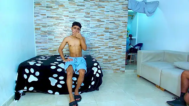 kinkyhousexxxx Adlı Modelin Web Kamerası Şovu