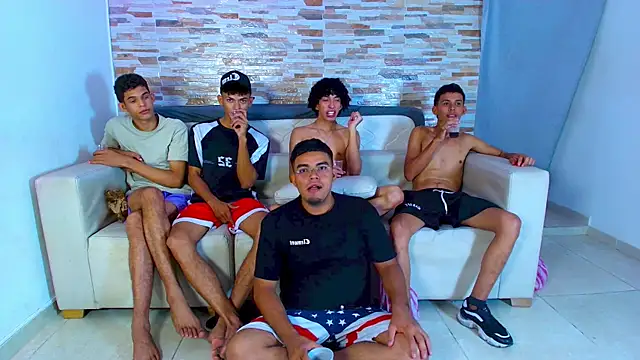 kinkyhousexxxx: διαδικτυακό σόου στην κάμερα