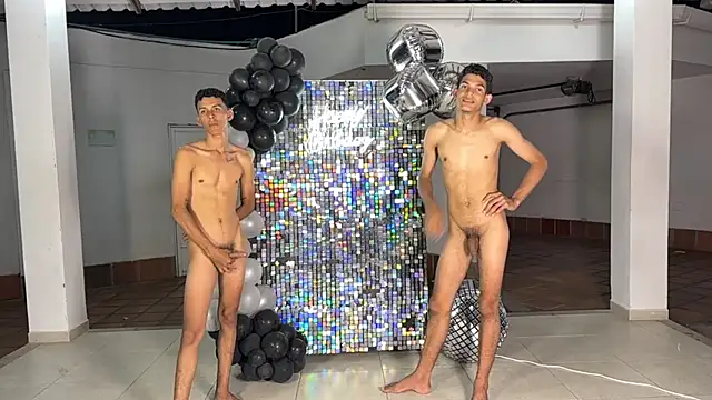 kinkyhousexxxx: διαδικτυακό σόου στην κάμερα