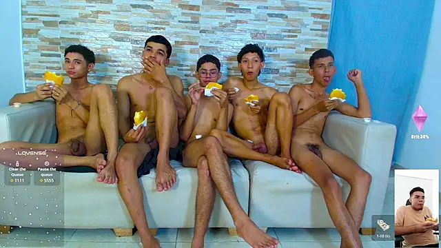 kinkyhousexxxx's Webcam Show