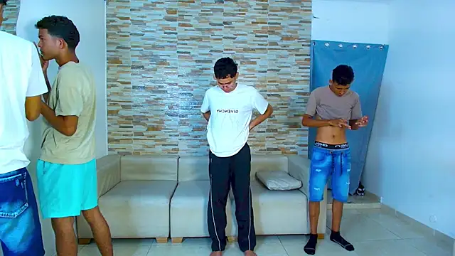 kinkyhousexxxx ওয়েবক্যাম শো