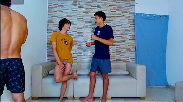 kinkyhousexxxx: διαδικτυακό σόου στην κάμερα