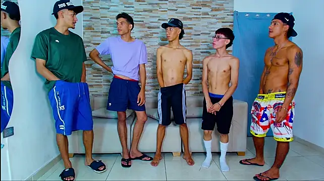הופעת וובקאם של kinkyhousexxxx