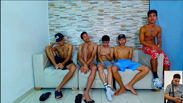 kinkyhousexxxx webcam show